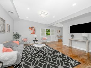 33 Ball Park Lane, Hicksville NY 11801