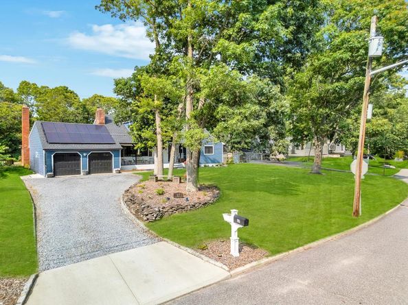 17 Woodcrest Drive, East Moriches NY 11940