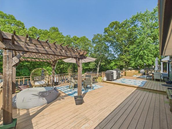 17 Woodcrest Drive, East Moriches NY 11940