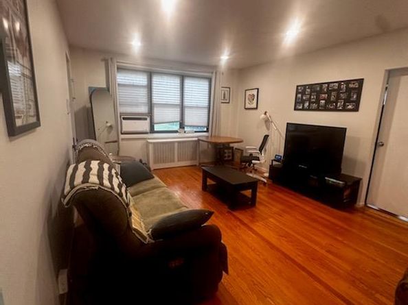 141 Wyckoff Place 1F, Woodmere NY 11598