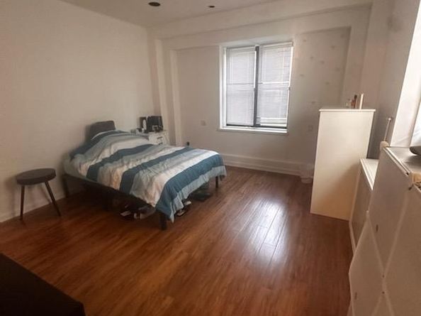 141 Wyckoff Place 1F, Woodmere NY 11598