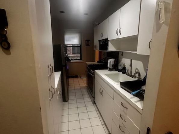 141 Wyckoff Place 1F, Woodmere NY 11598