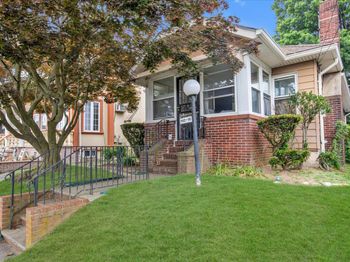 142-16 223 Street