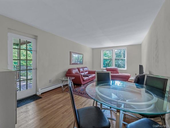 42-30 Douglaston Parkway 3L, Douglaston NY 11363