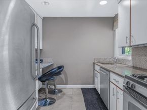 42-30 Douglaston Parkway 3L, Douglaston NY 11363