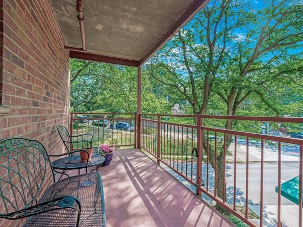 42-30 Douglaston Parkway 3L, Douglaston NY 11363