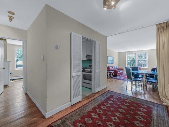 42-30 Douglaston Parkway 3L, Douglaston NY 11363