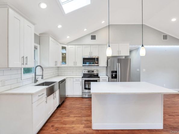 30 Harding Road, Ronkonkoma NY 11779