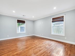 30 Harding Road, Ronkonkoma NY 11779