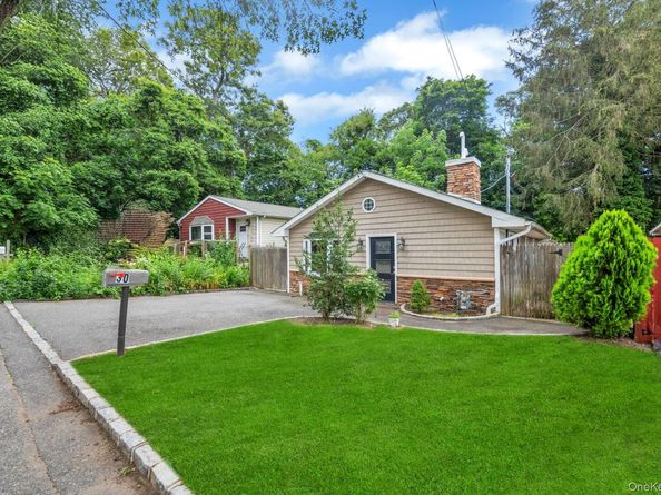 30 Harding Road, Ronkonkoma NY 11779