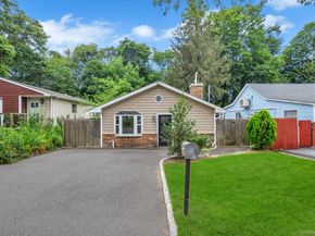 30 Harding Road, Ronkonkoma NY 11779