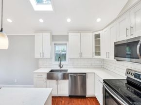 30 Harding Road, Ronkonkoma NY 11779