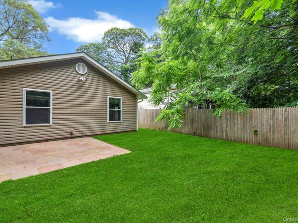 30 Harding Road, Ronkonkoma NY 11779