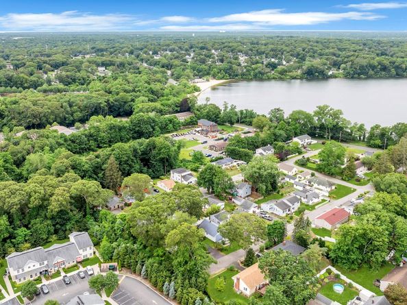 30 Harding Road, Ronkonkoma NY 11779