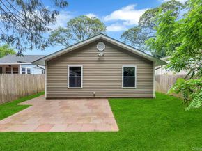 30 Harding Road, Ronkonkoma NY 11779