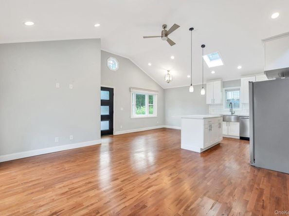 30 Harding Road, Ronkonkoma NY 11779