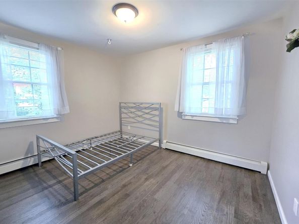 187 Carleton Drive E, Shirley NY 11967