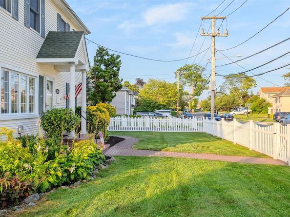 1859 George Court, Merrick NY 11566