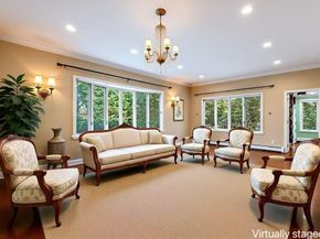 18 Locust Lane, Roslyn Heights NY 11577