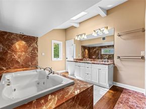 18 Locust Lane, Roslyn Heights NY 11577