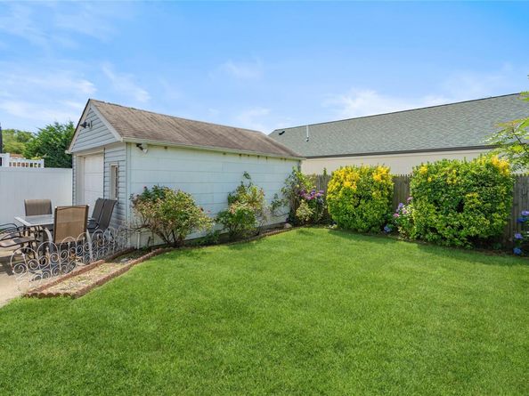 12 Westmoreland Road, Merrick NY 11566
