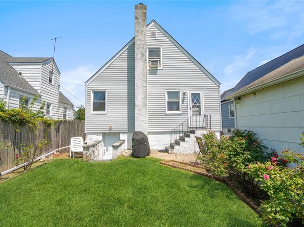 12 Westmoreland Road, Merrick NY 11566