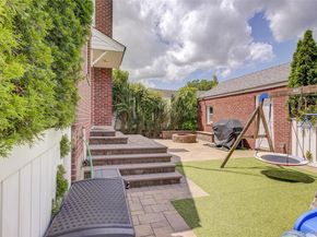 515 S 10th Street, New Hyde Park NY 11040