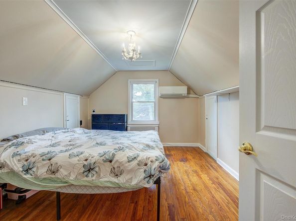 515 S 10th Street, New Hyde Park NY 11040