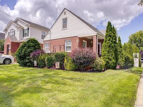 515 S 10th Street, New Hyde Park NY 11040