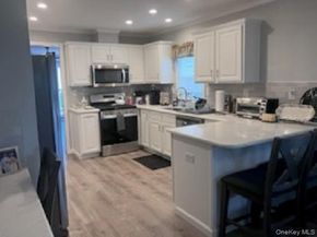 1661 Old Country Road 351B, Riverhead NY 11901