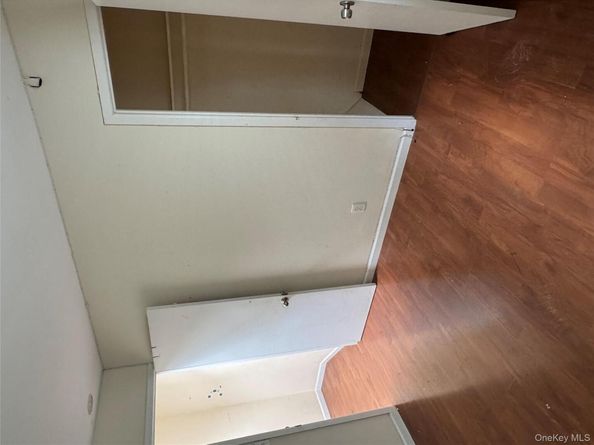 61-51 Borden Avenue, Maspeth NY 11378