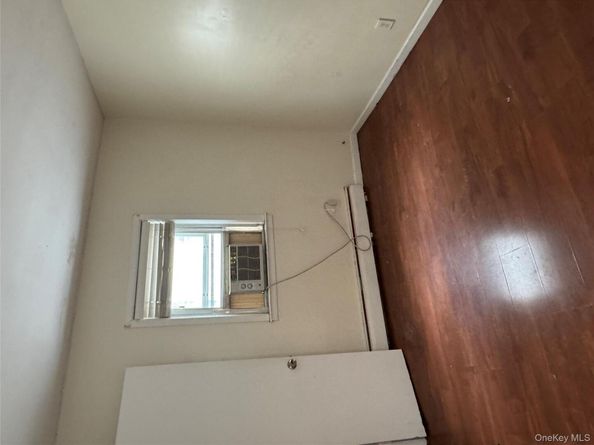 61-51 Borden Avenue, Maspeth NY 11378