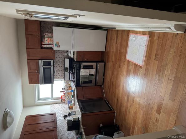 61-51 Borden Avenue, Maspeth NY 11378