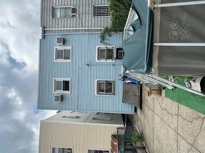 61-51 Borden Avenue, Maspeth NY 11378