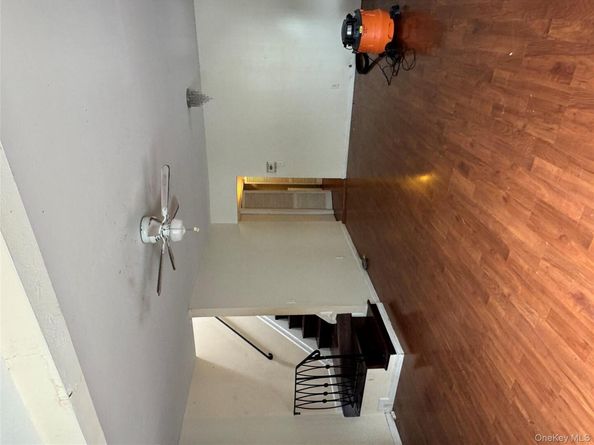 61-51 Borden Avenue, Maspeth NY 11378