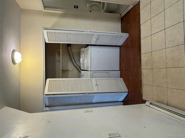 61-51 Borden Avenue, Maspeth NY 11378