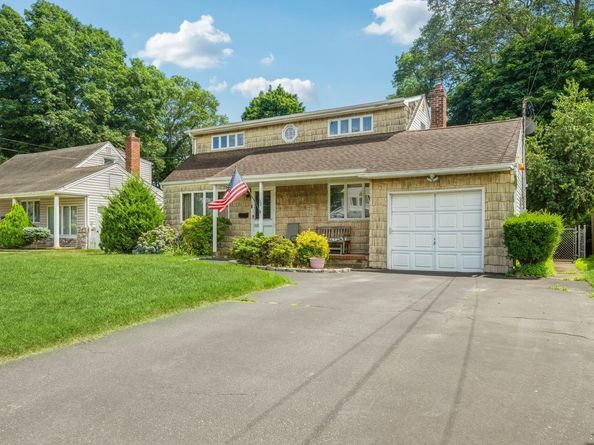 128 Kime Avenue, North Babylon NY 11703