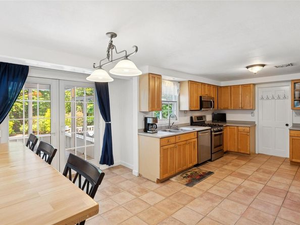 21 Windwood Court, Westhampton NY 11977