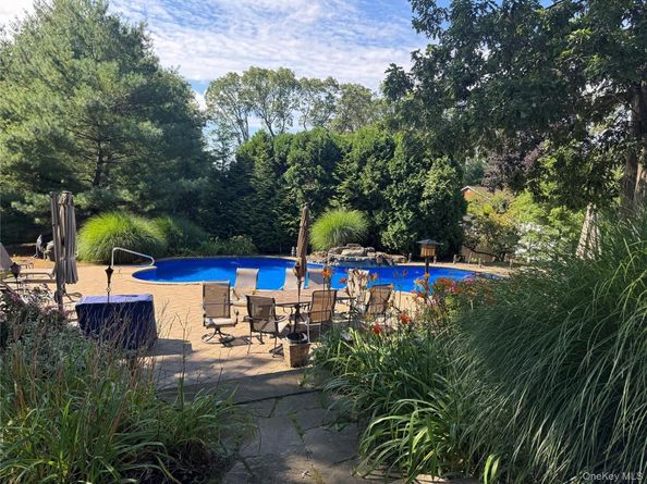 17 Harvard Drive, Woodbury NY 11797