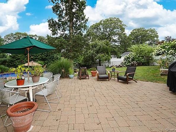 17 Harvard Drive, Woodbury NY 11797
