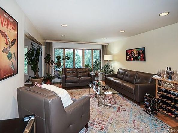 17 Harvard Drive, Woodbury NY 11797