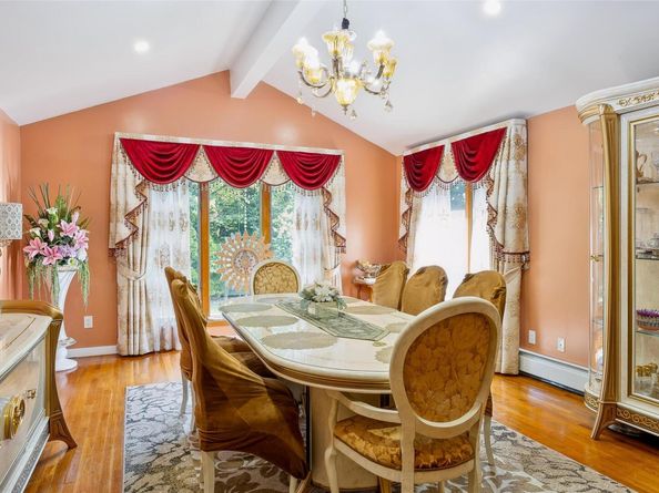 31 Morris Drive, Syosset NY 11791