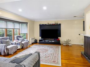 31 Morris Drive, Syosset NY 11791