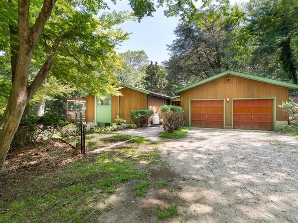 21 W Bartlett Road, Middle Island NY 11953