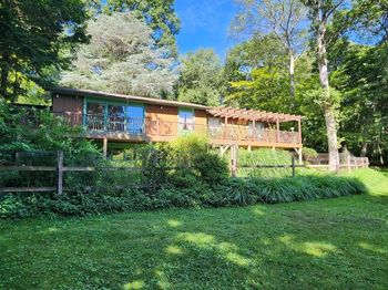 21 W Bartlett Road