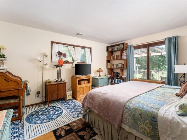 21 W Bartlett Road, Middle Island NY 11953