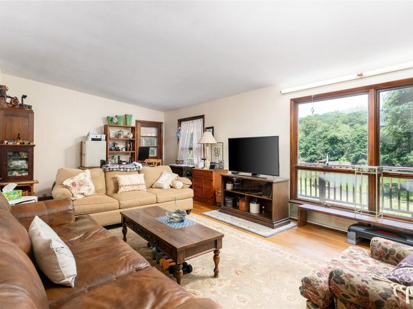 21 W Bartlett Road, Middle Island NY 11953