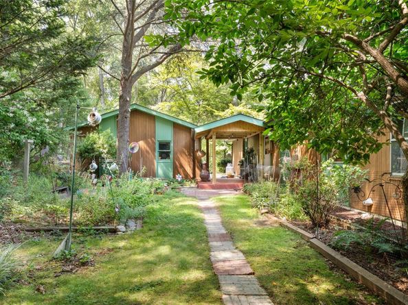 21 W Bartlett Road, Middle Island NY 11953