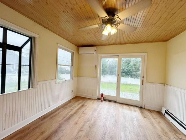 203 29th Street, Lindenhurst NY 11757