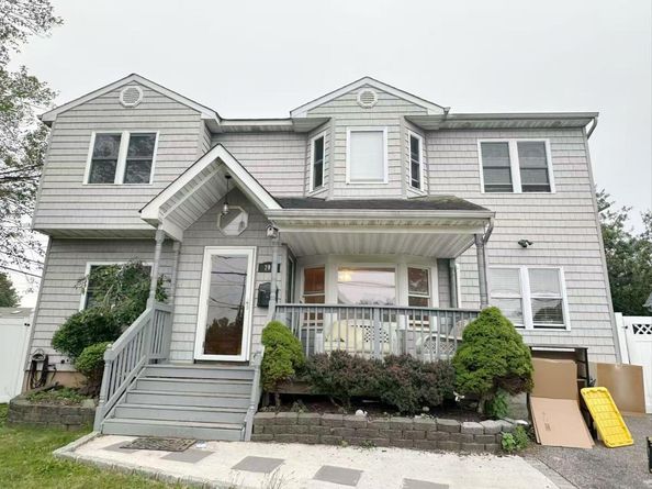 203 29th Street, Lindenhurst NY 11757